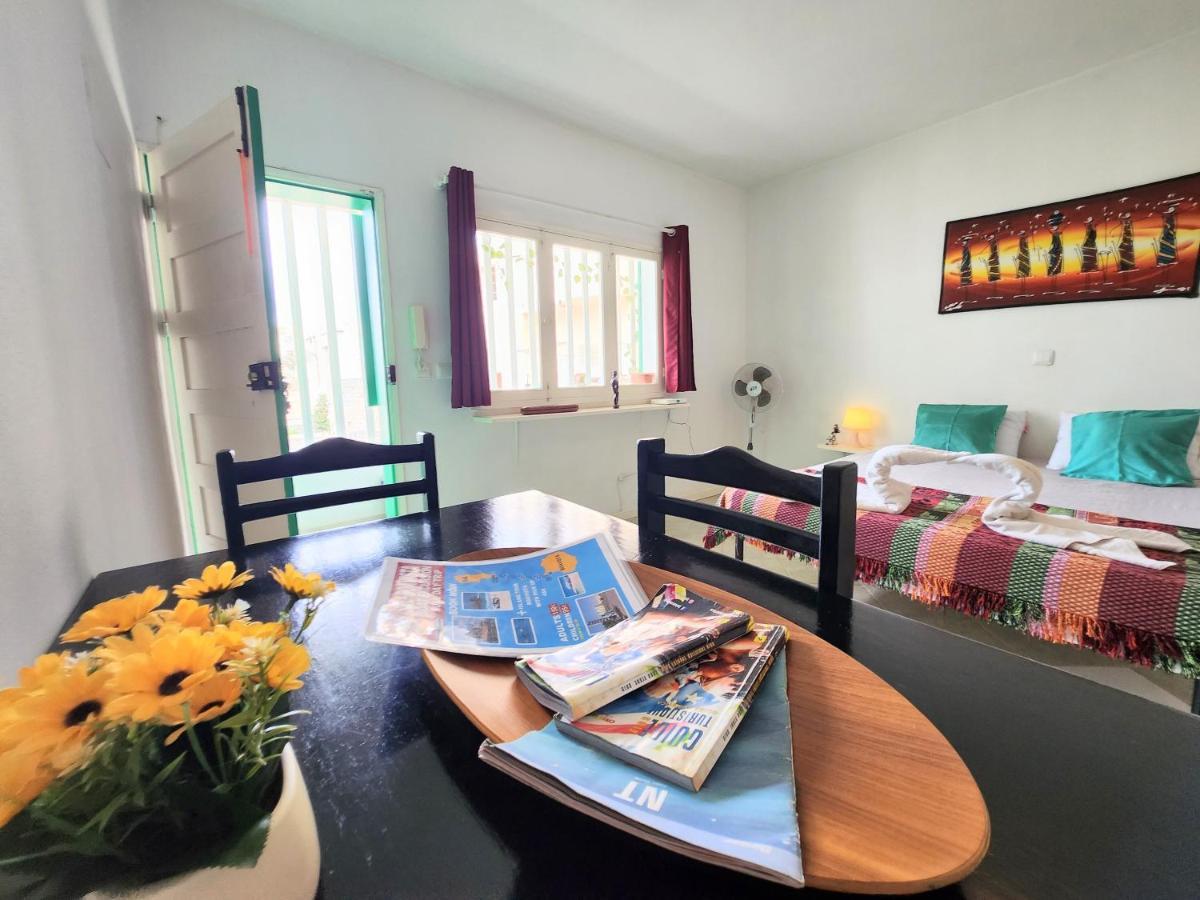 Cozy Studio Close To The Beach! Santa Maria Kültér fotó